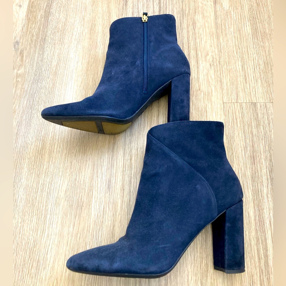 Nine West Navy Booties Size 7.5